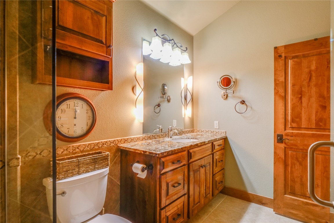 203 VILLAGE POINT Drive Unit: 203