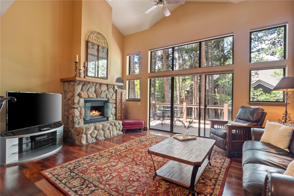 203 VILLAGE POINT Drive Unit: 203