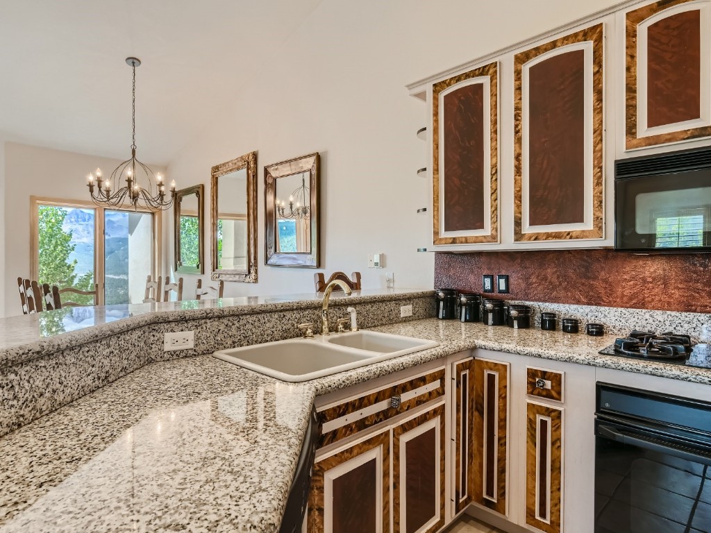 22 Charter Ridge COURT 9