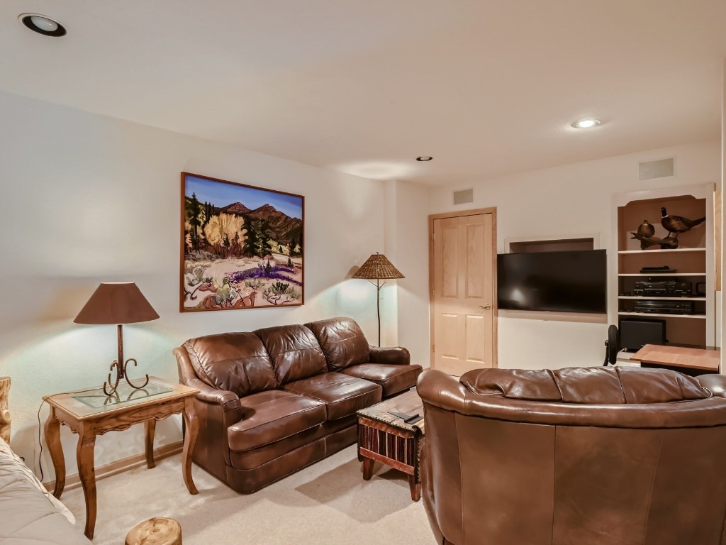 22 Charter Ridge COURT 9
