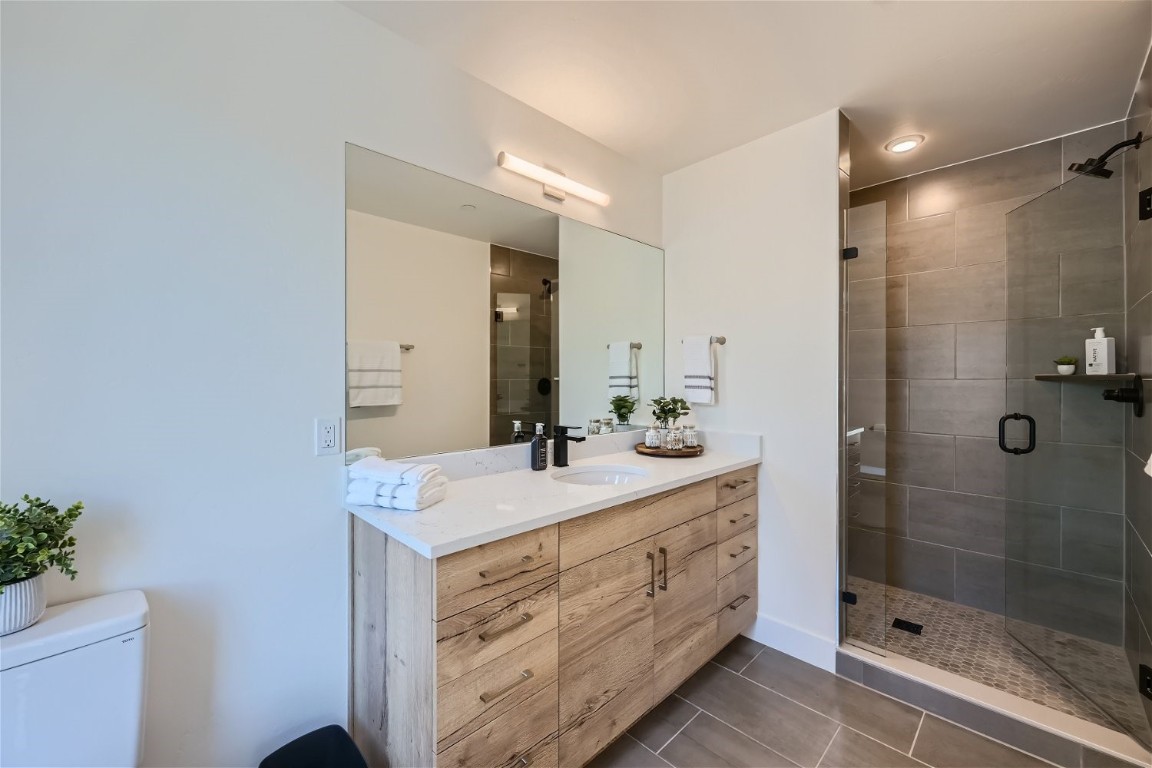 740 BLUE RIVER PKWY C16