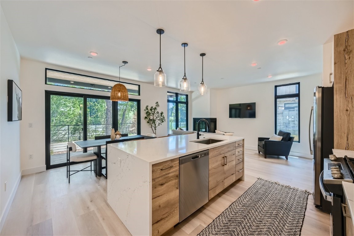 740 BLUE RIVER PKWY C16