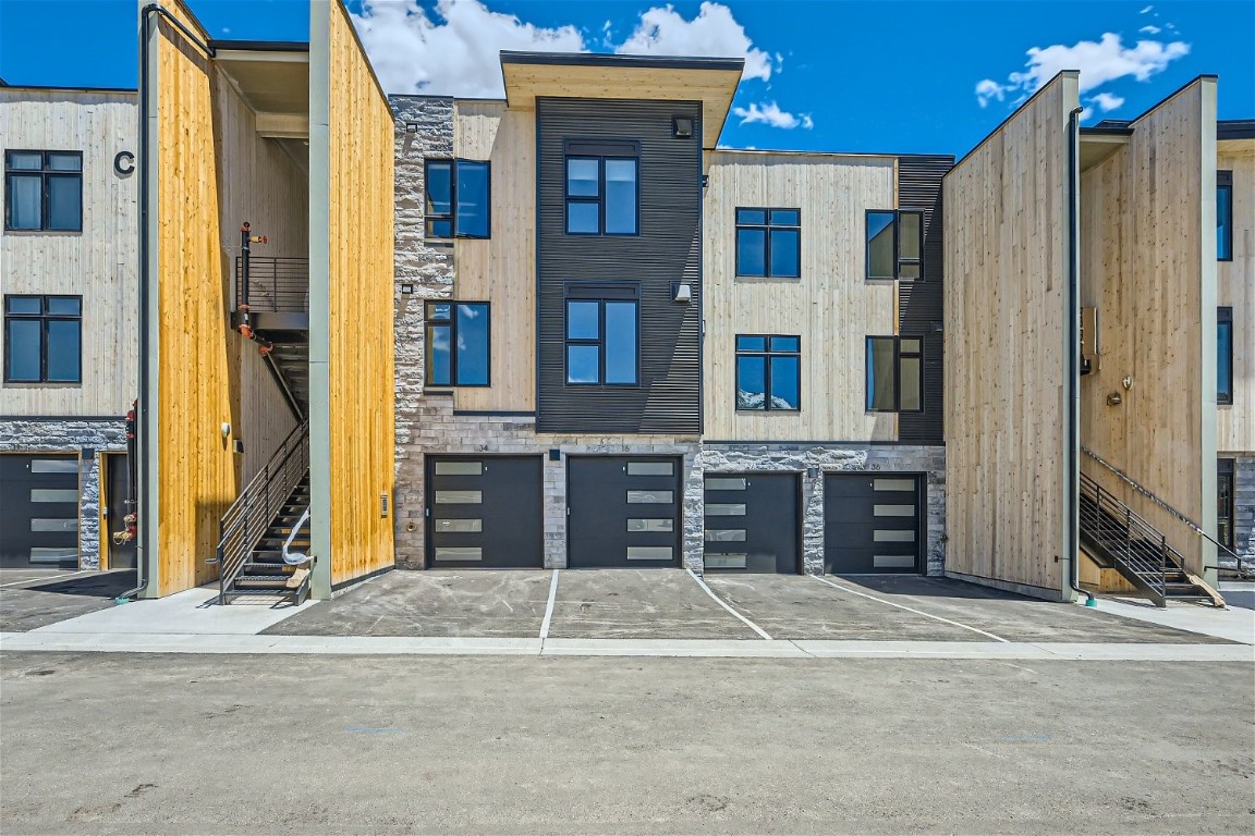 740 BLUE RIVER PKWY C16