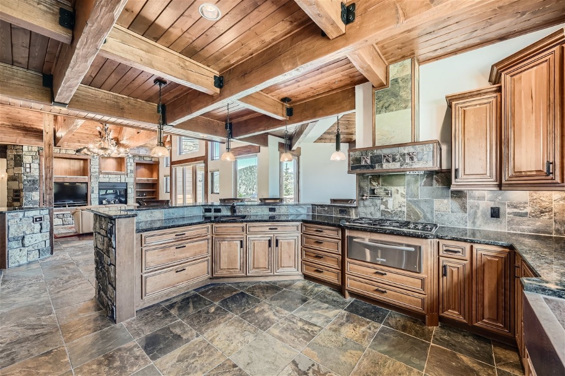 2308 Highlands DRIVE