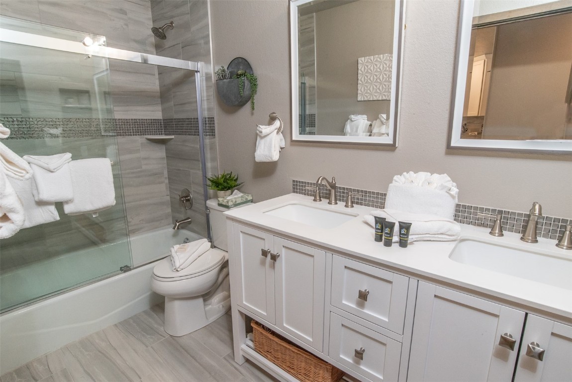 107 N Harris STREET 202