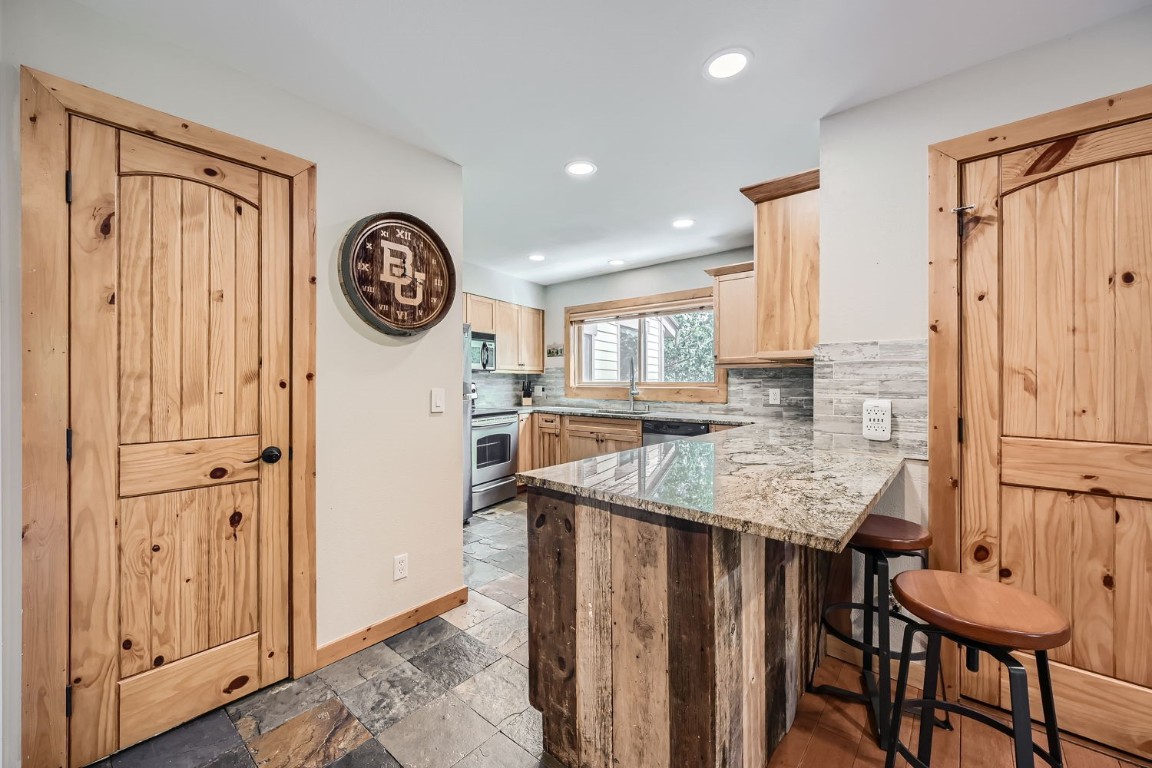 465 Four O Clock ROAD 126