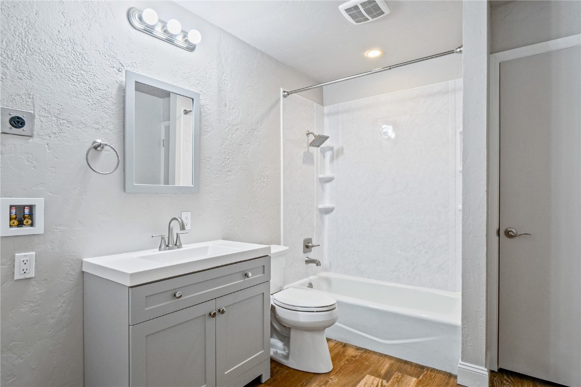 107 N Harris STREET 113