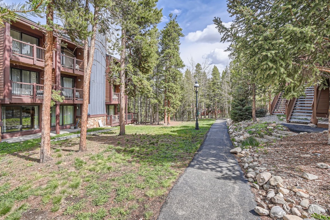 465 Four Oclock ROAD W4