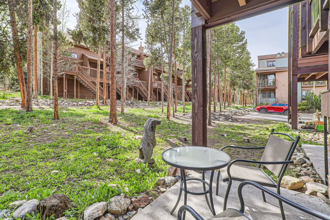 465 Four Oclock ROAD W4