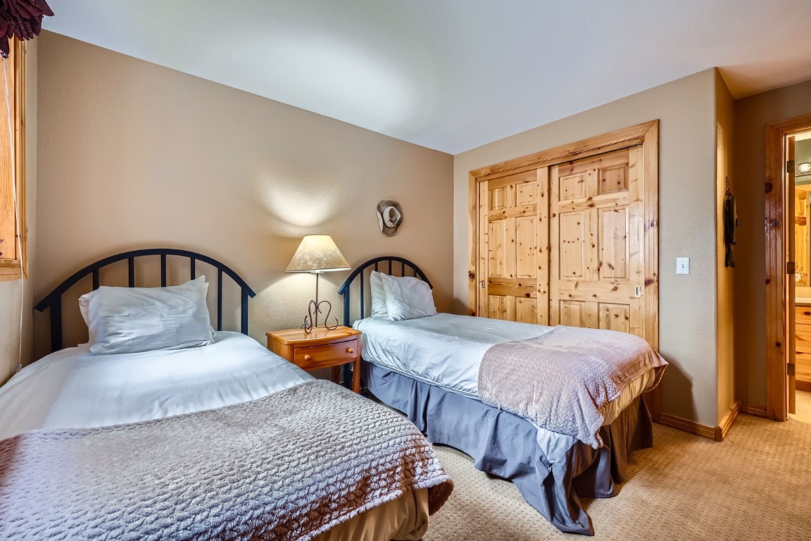 422 Kings Crown ROAD 5