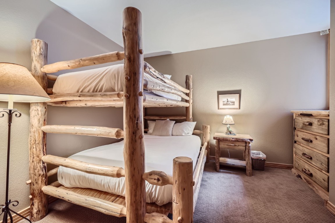 422 Kings Crown ROAD 5