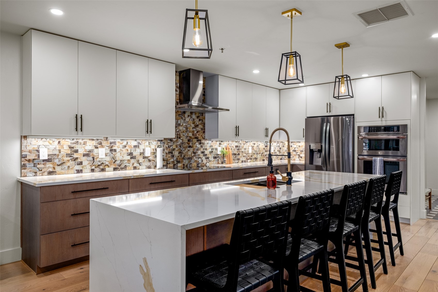 345 Lincoln AVENUE 205 & 208