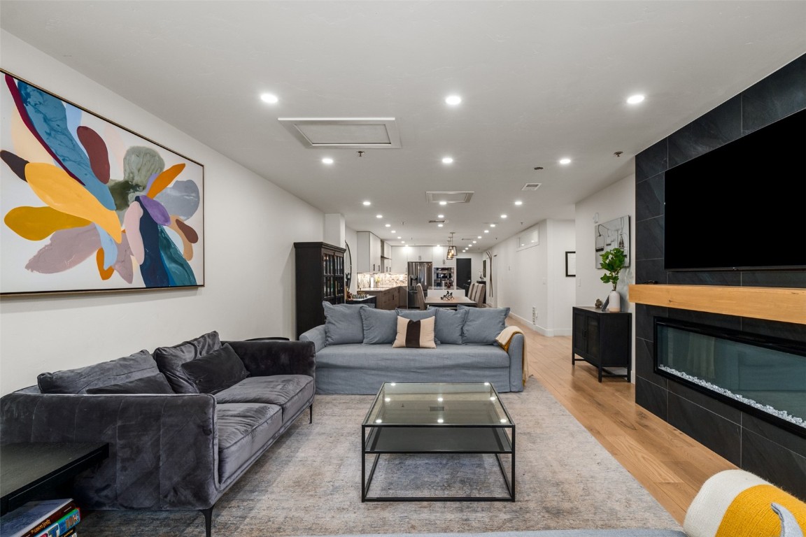 345 Lincoln AVENUE 205 & 208