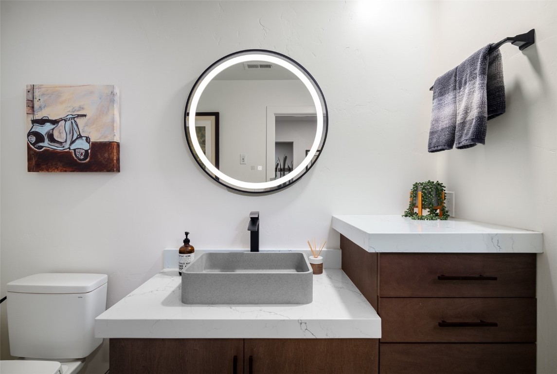 345 Lincoln AVENUE 205 & 208