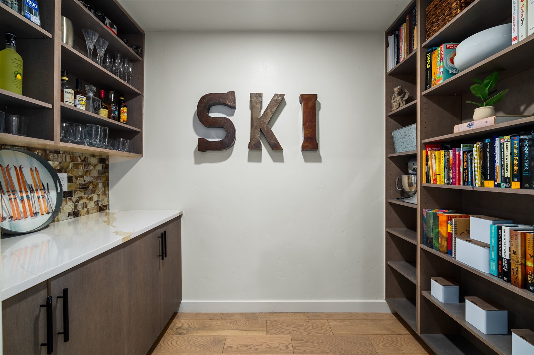 345 Lincoln AVENUE 205 & 208