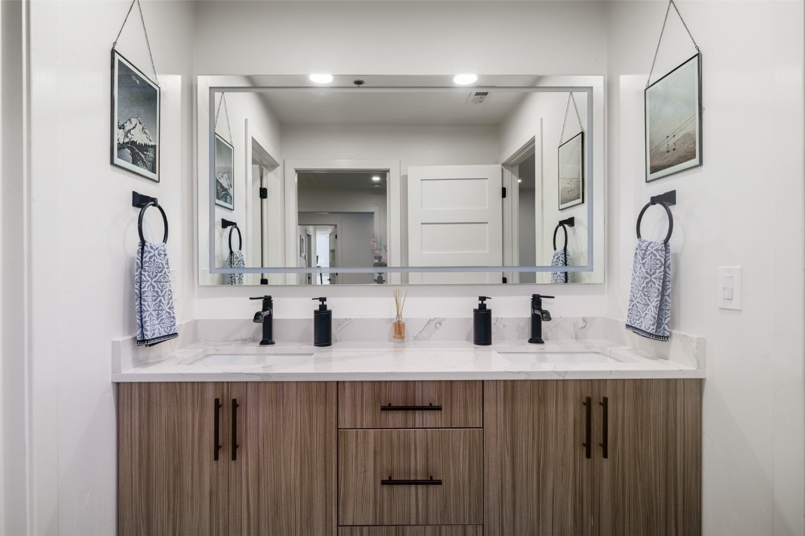 345 Lincoln AVENUE 205 & 208