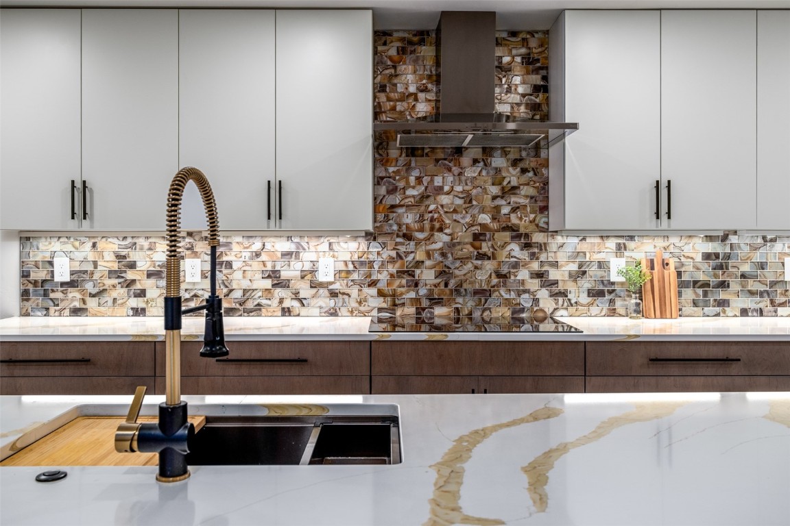 345 Lincoln AVENUE 205 & 208