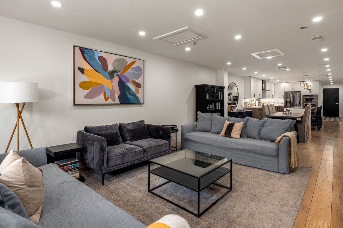 345 Lincoln AVENUE 205 & 208