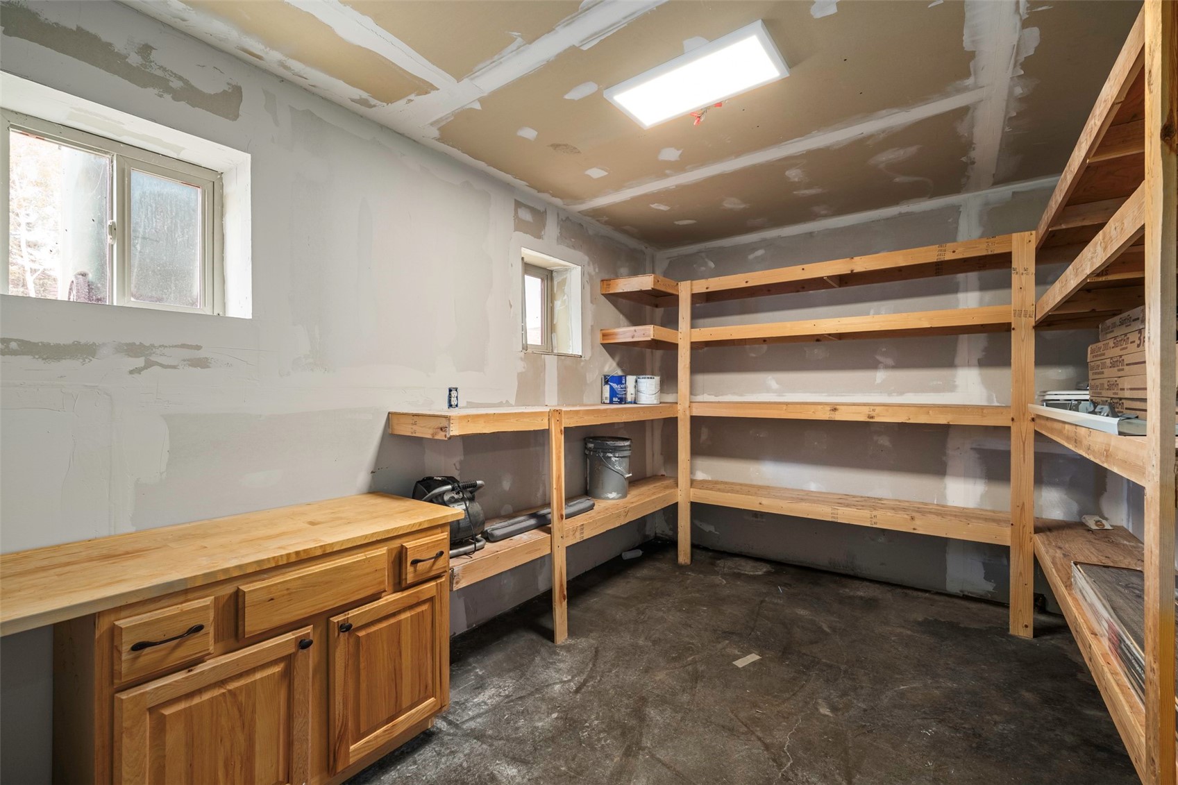 302 E 4th STREET