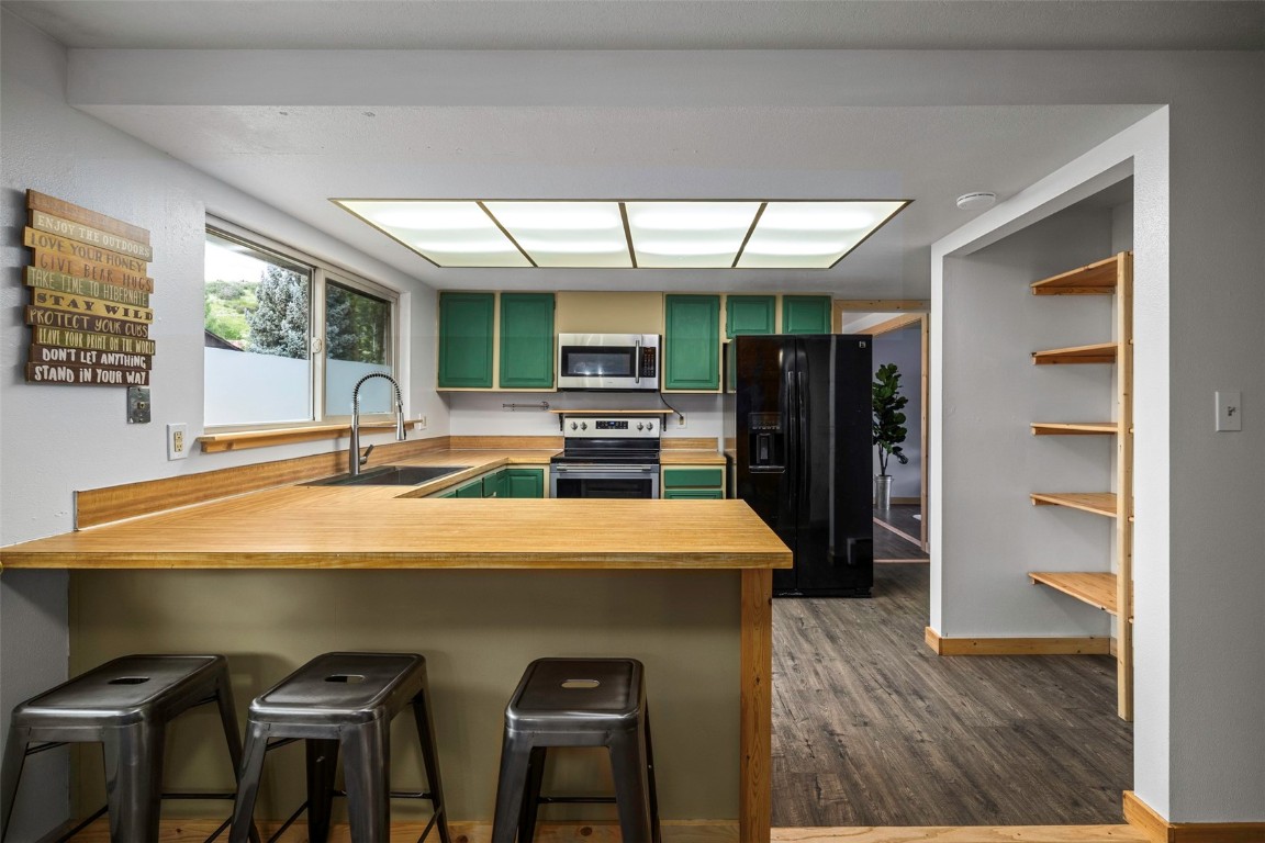 302 E 4th STREET
