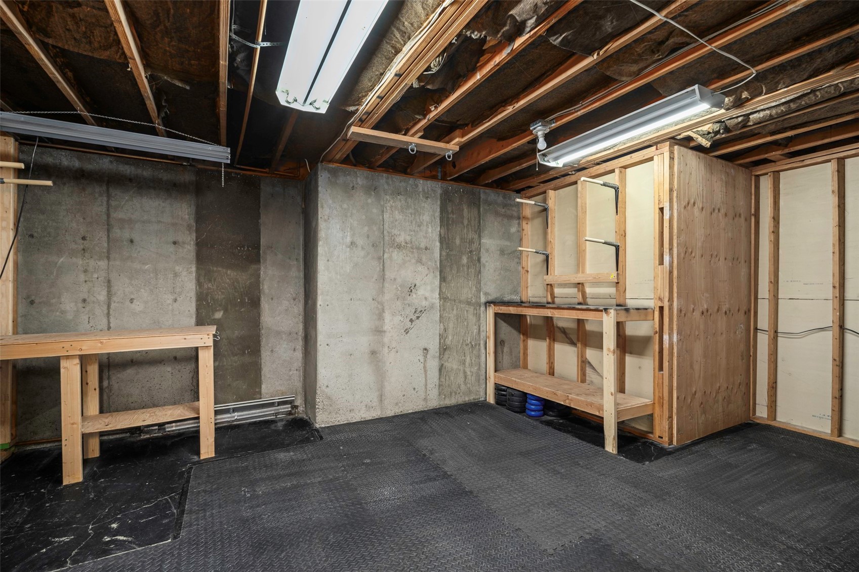 302 E 4th STREET