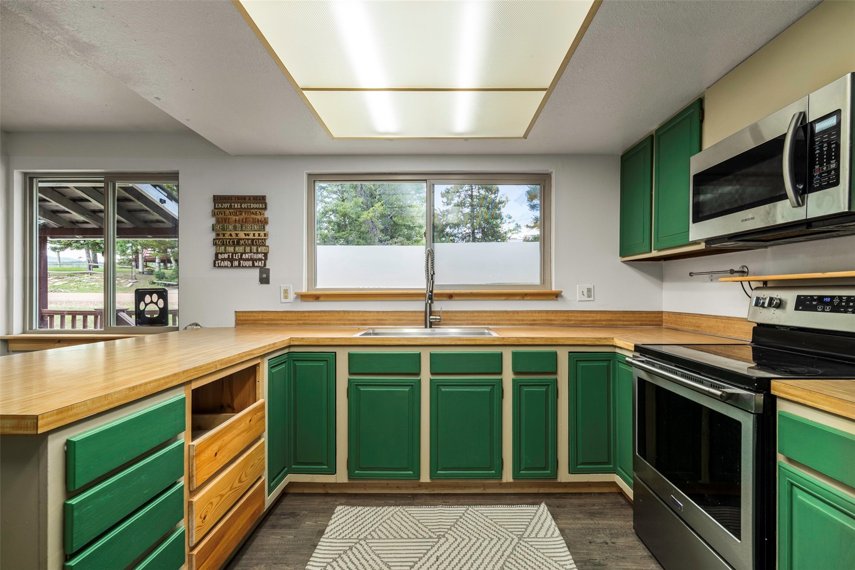302 E 4th STREET