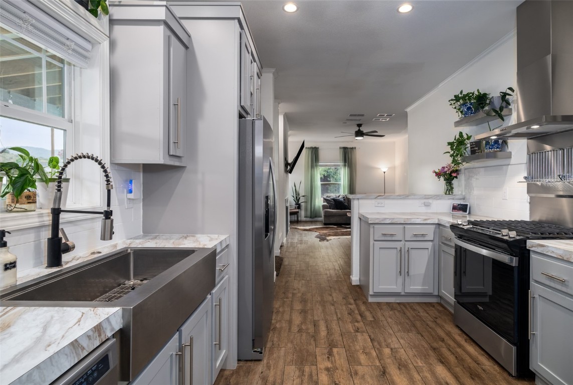 2395 Penny LANE 1
