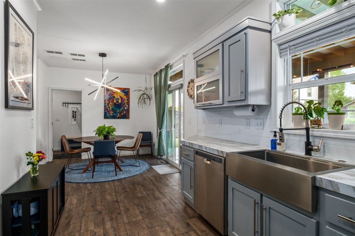 2395 Penny LANE 1