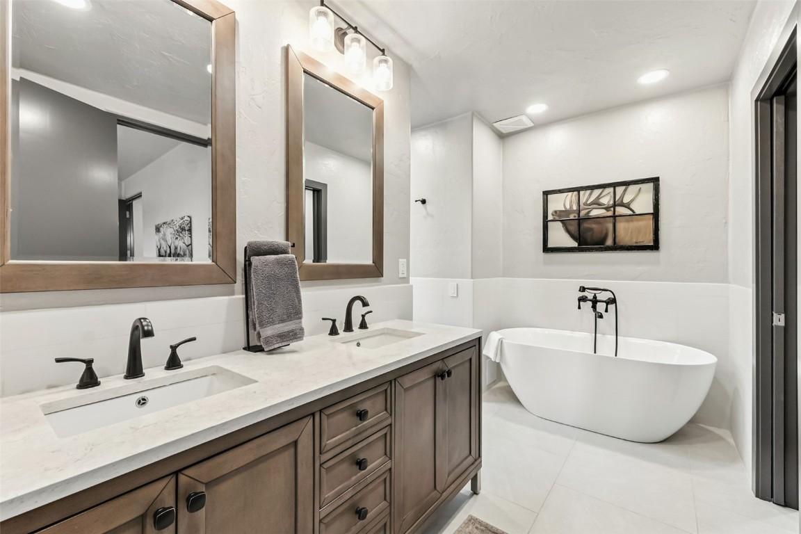 1809 Highlands DRIVE