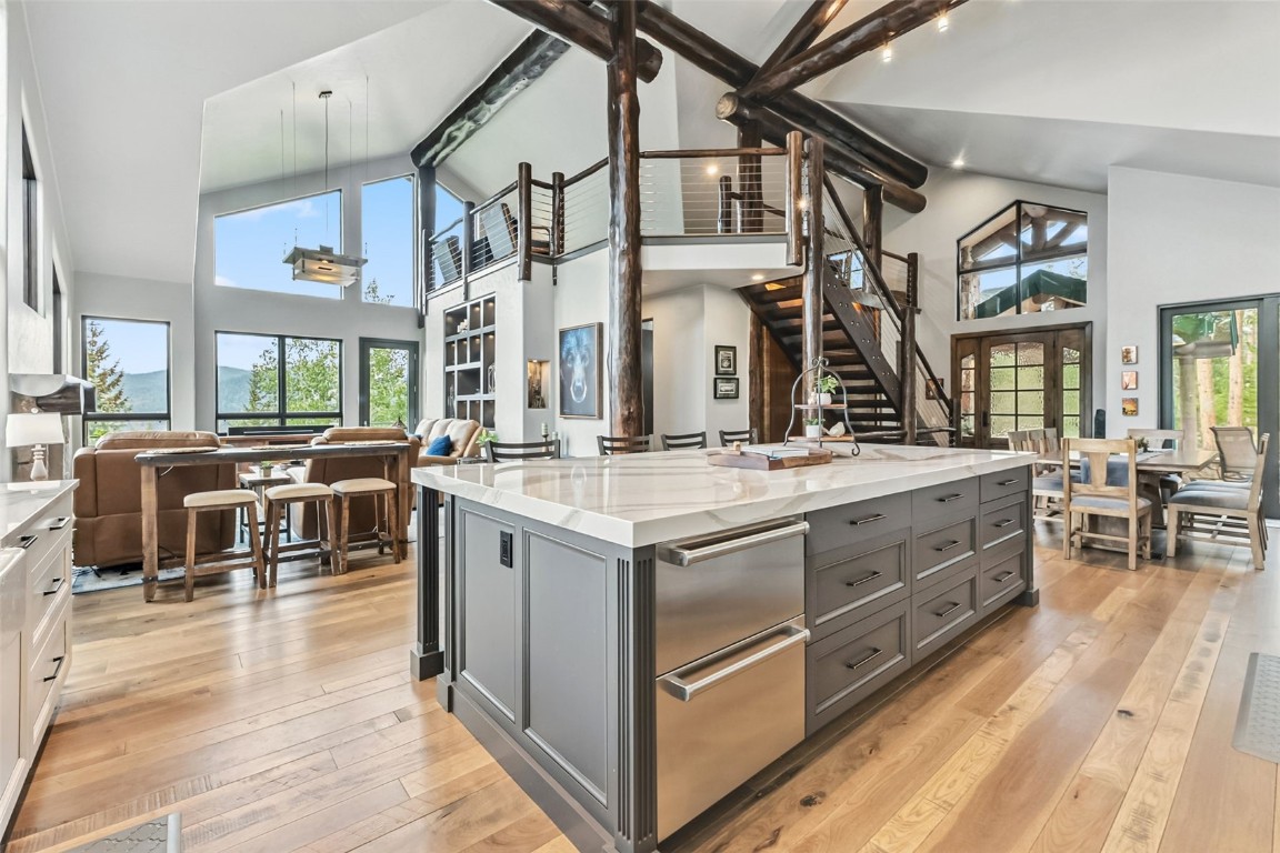 1809 Highlands DRIVE