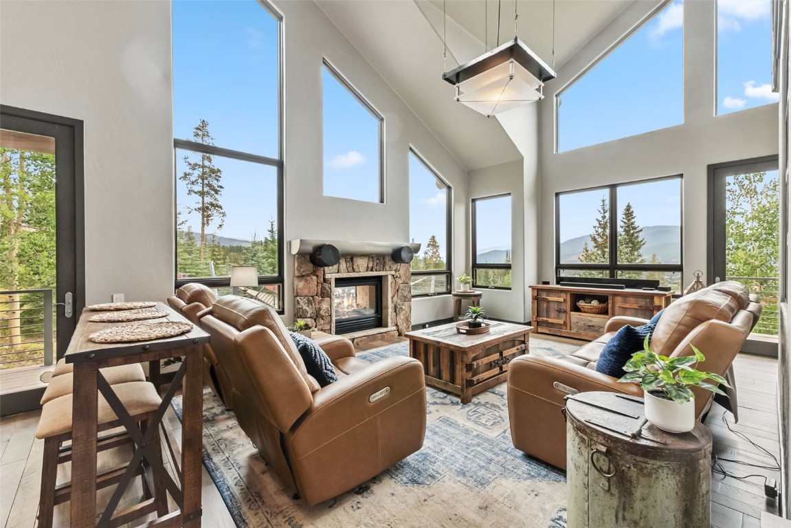 1809 Highlands DRIVE