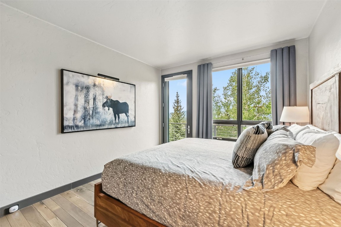 1809 Highlands DRIVE