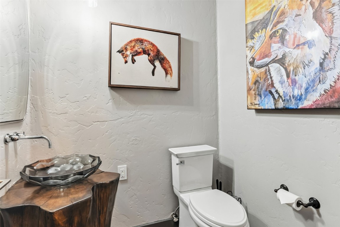 1809 Highlands DRIVE