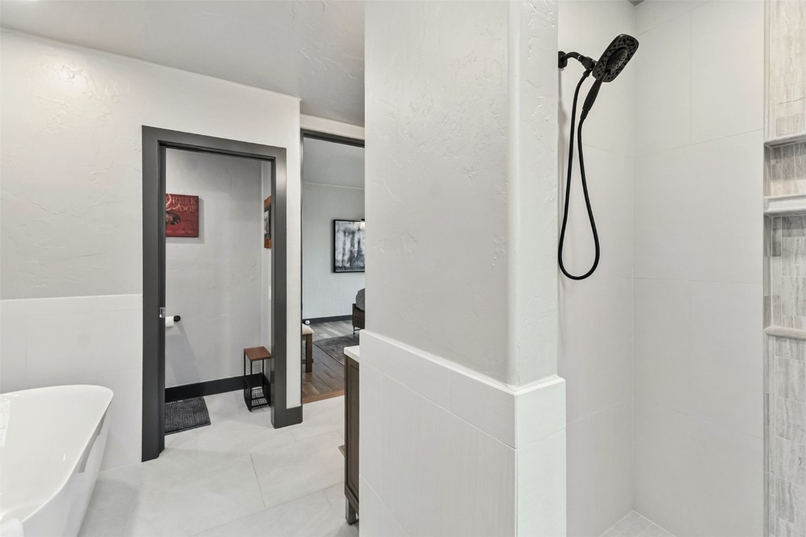 1809 Highlands DRIVE