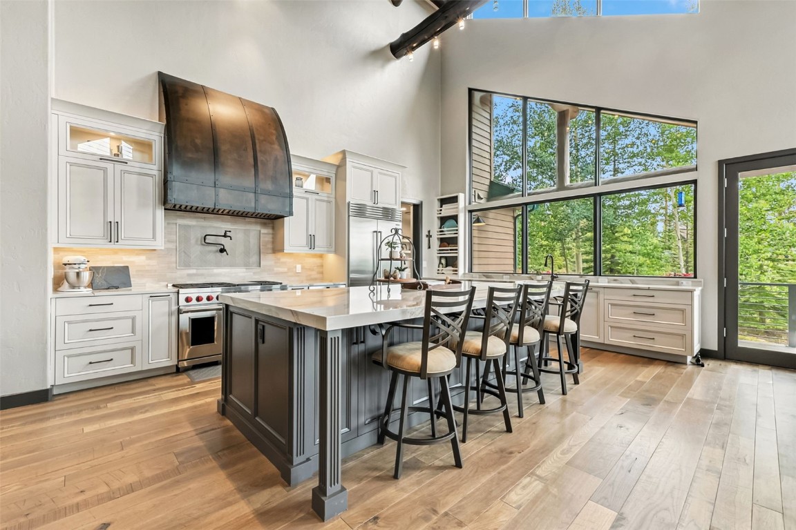 1809 Highlands DRIVE