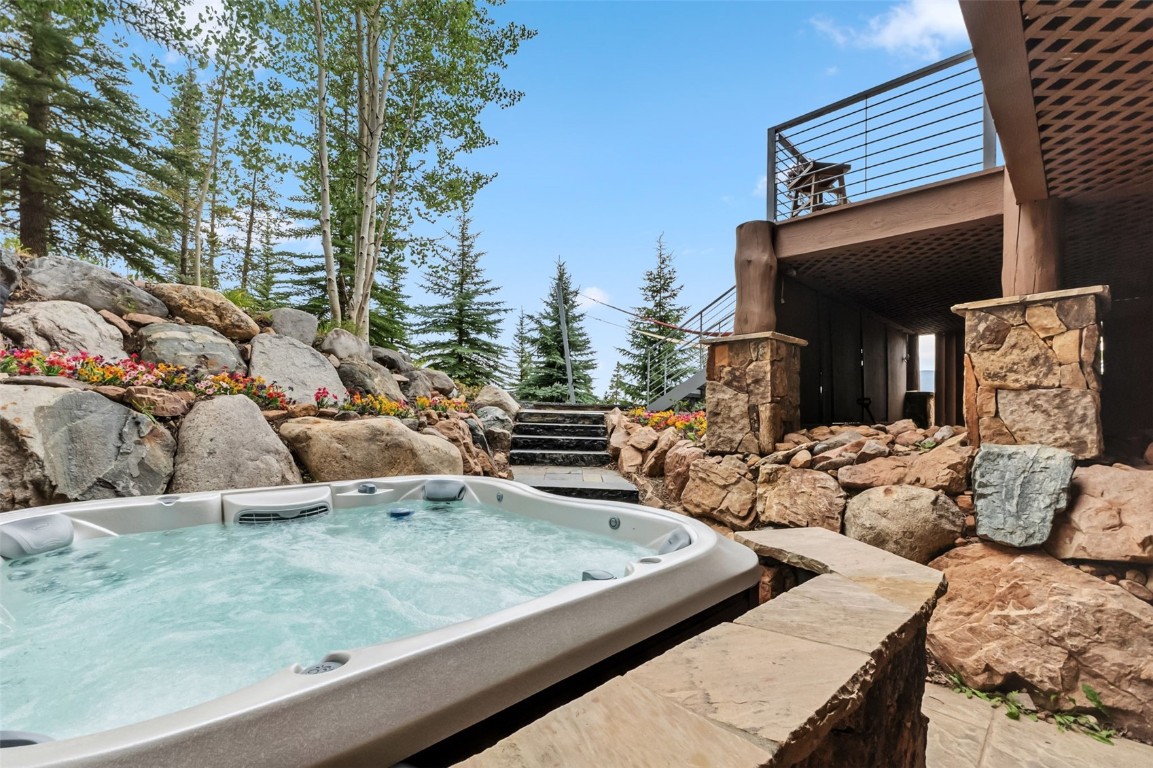 1809 Highlands DRIVE