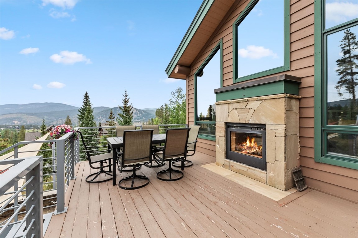 1809 Highlands DRIVE