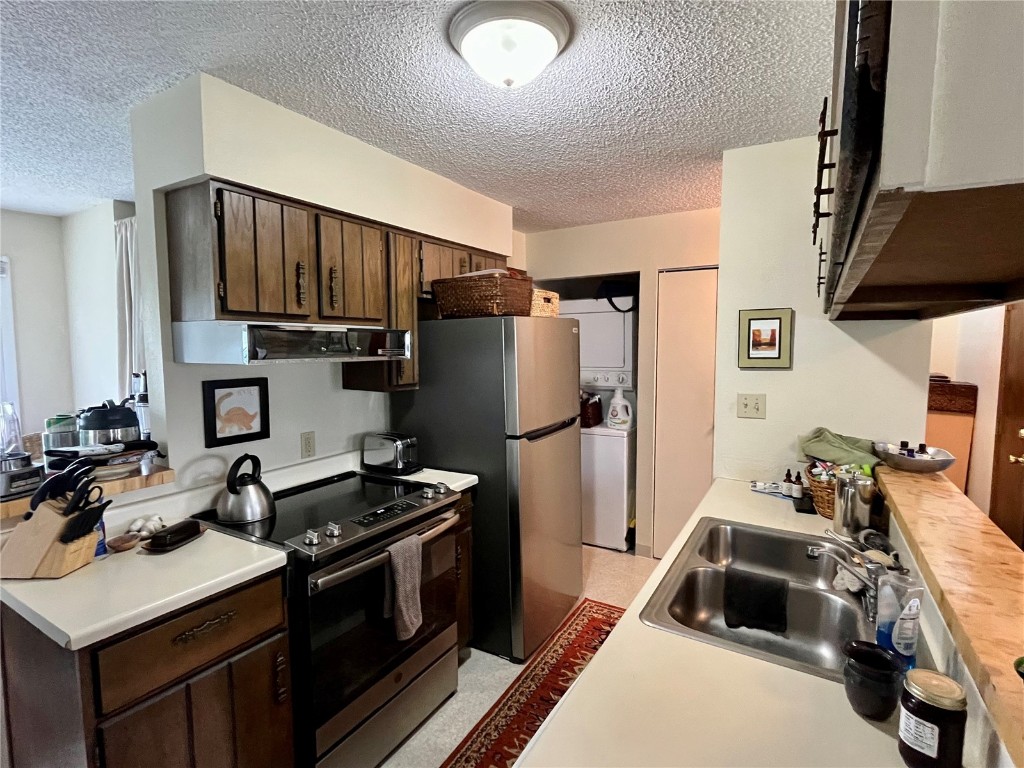 108 Summit DRIVE B2