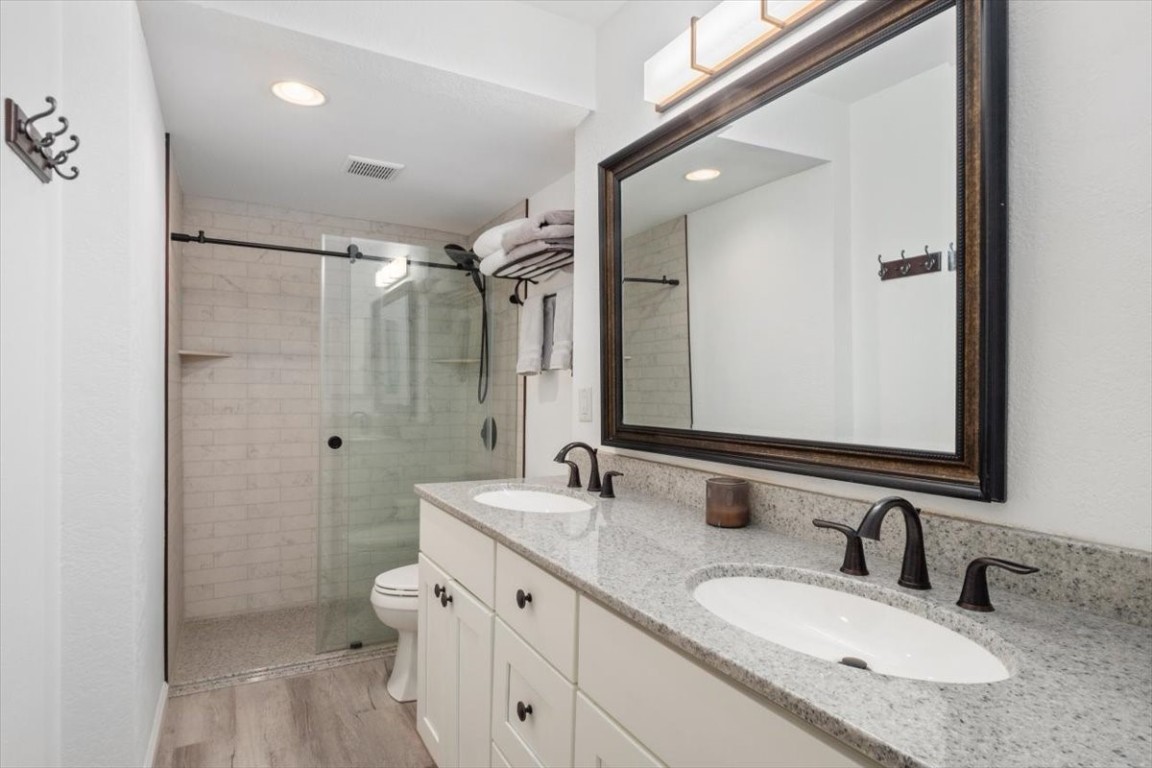 283 Pelican CIRCLE 1701