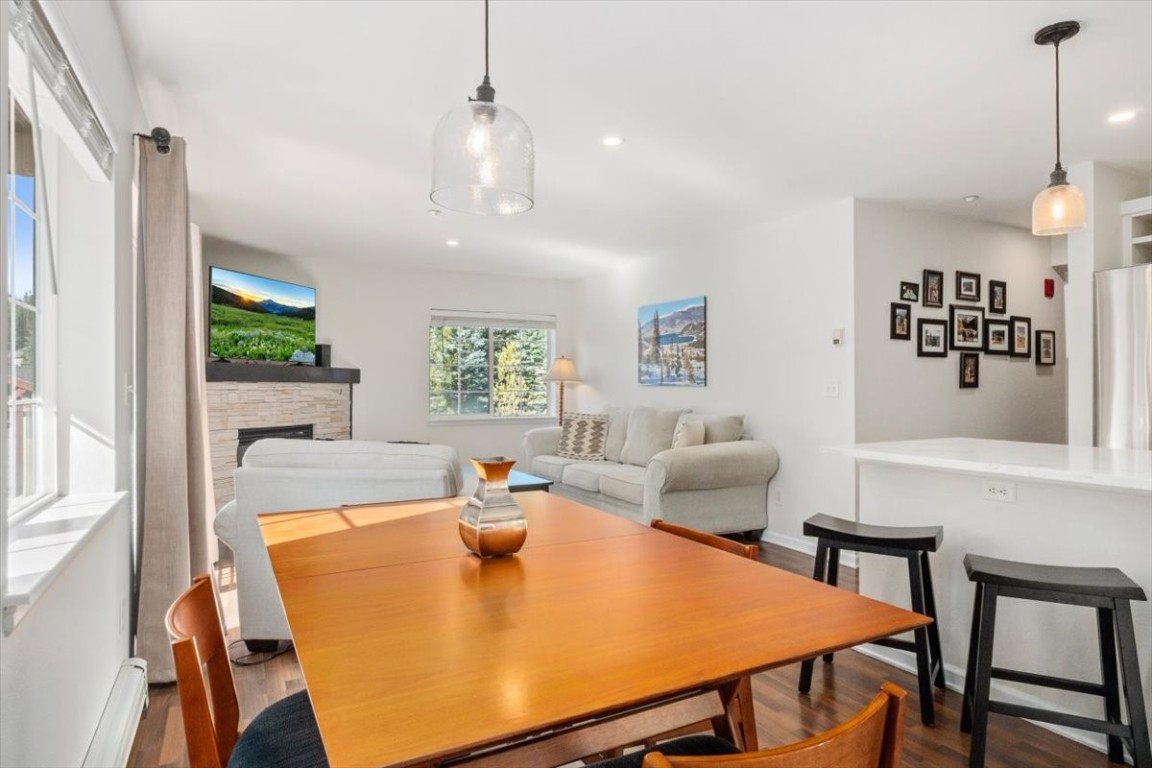 283 Pelican CIRCLE 1701