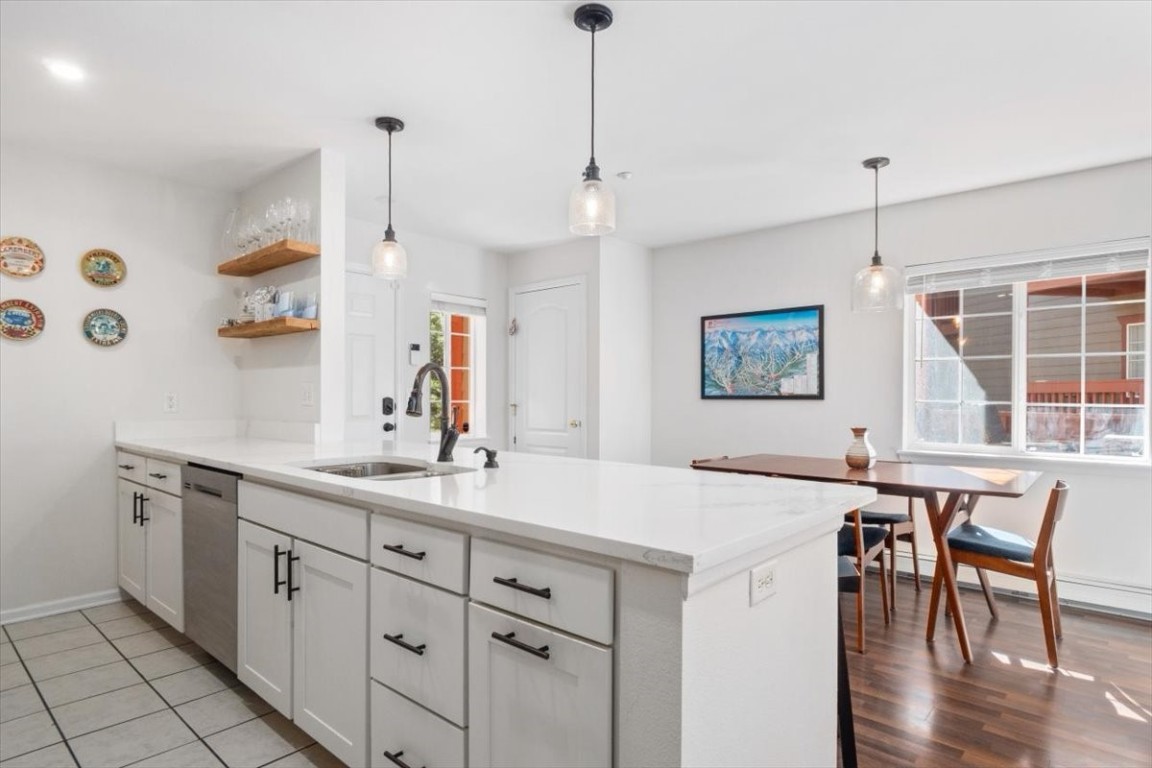 283 Pelican CIRCLE 1701