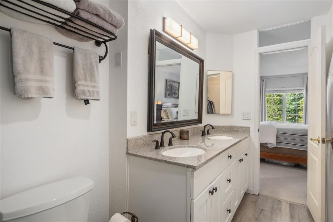 283 Pelican CIRCLE 1701