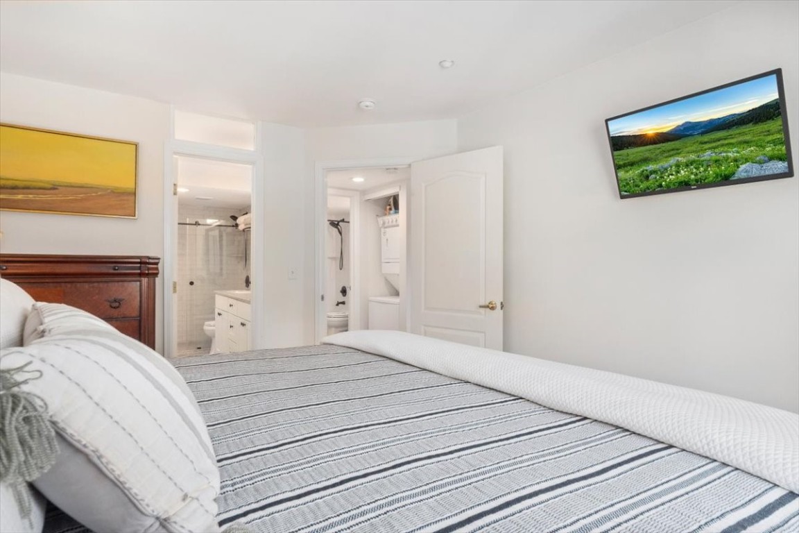 283 Pelican CIRCLE 1701