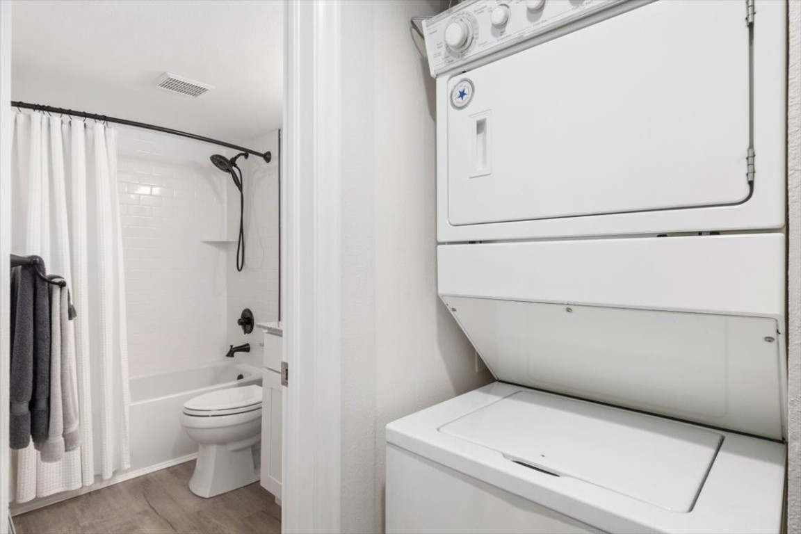 283 Pelican CIRCLE 1701