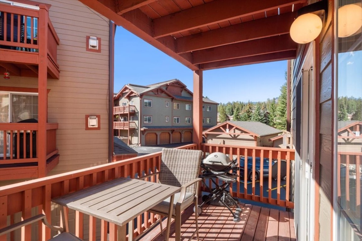 283 Pelican CIRCLE 1701