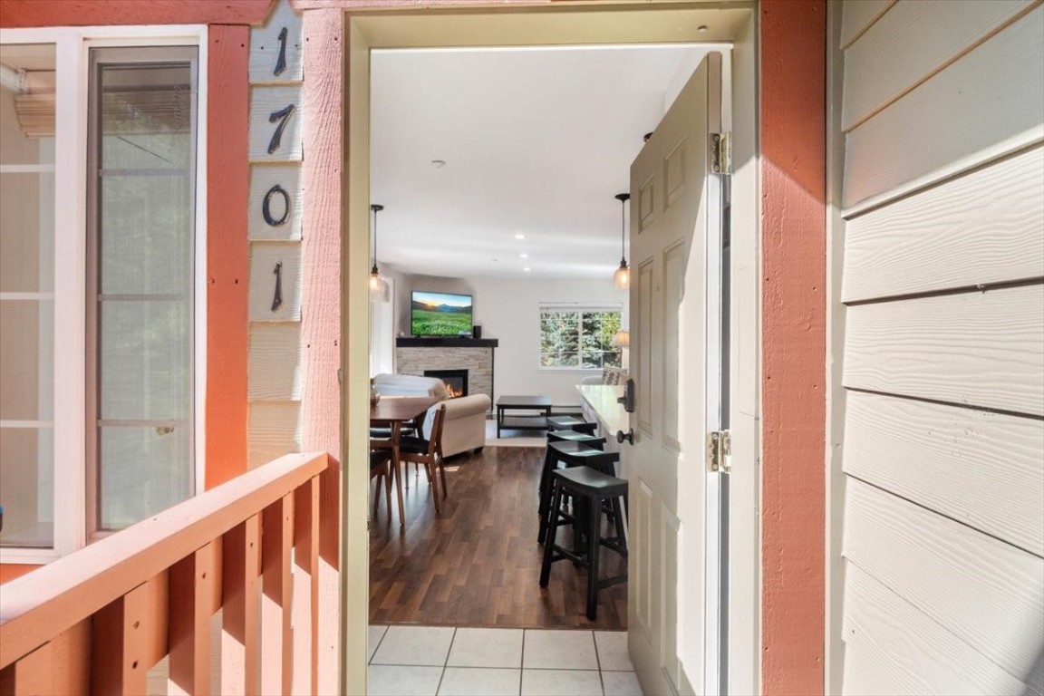 283 Pelican CIRCLE 1701