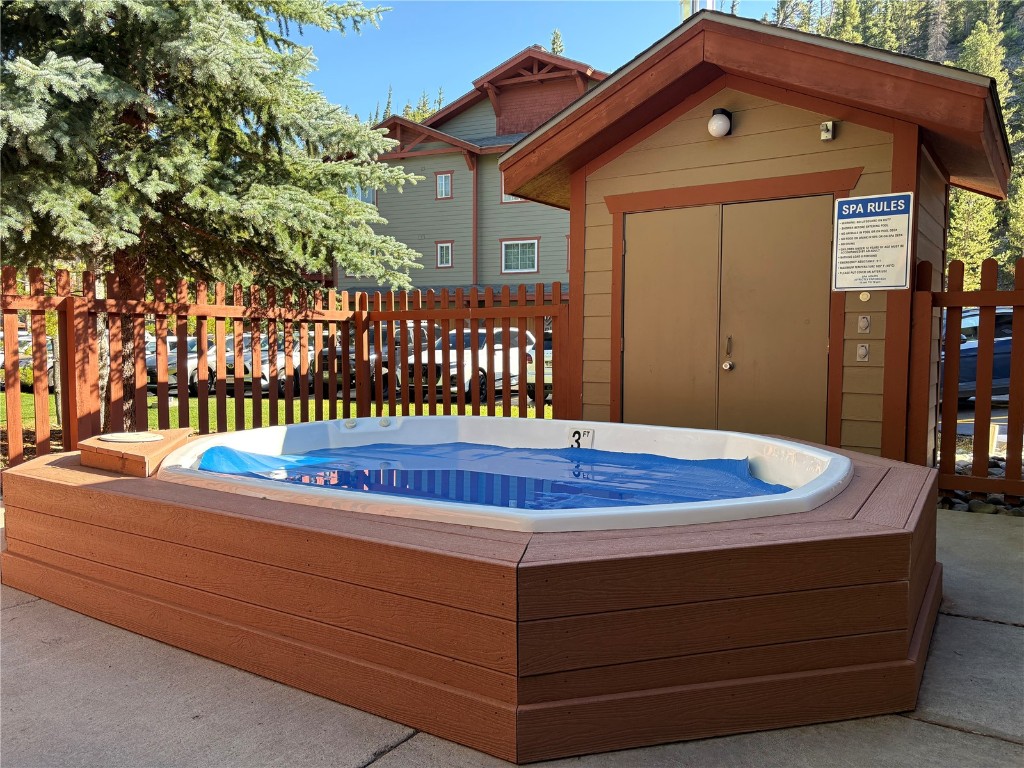 283 Pelican CIRCLE 1701