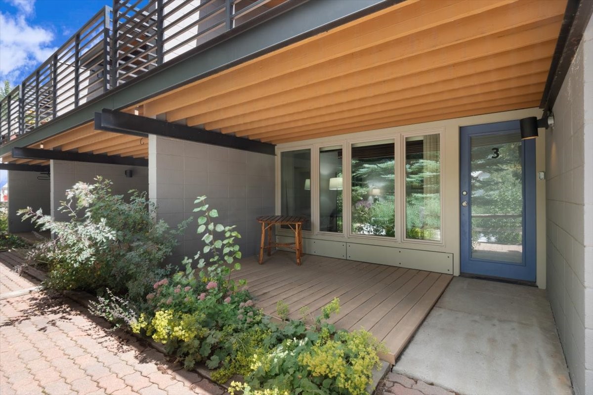 304 S High STREET 3