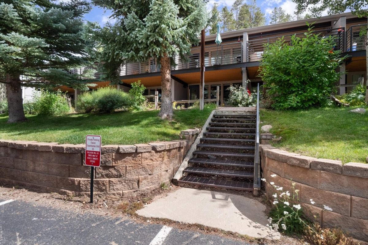 304 S High STREET 3