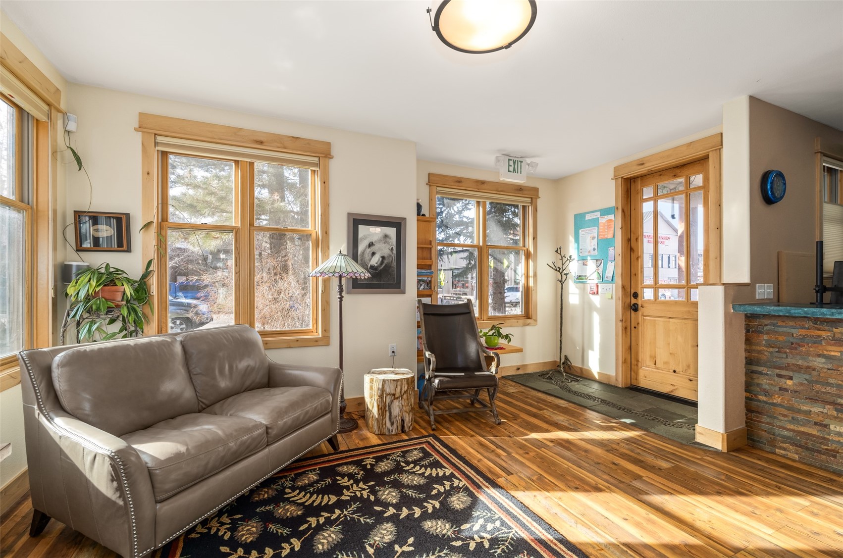 942 Oak STREET 3